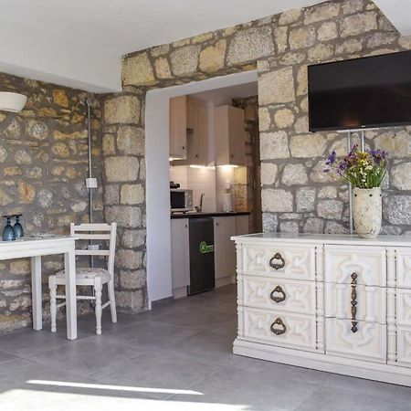 Coastal Stone Hideaway With Stunning Scenery Villa Kitriaí Екстериор снимка